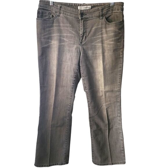Chico's Platinum Denim Gray High Rise Straight Leg Bootcut Jeans Short Size 2 - Picture 1 of 6